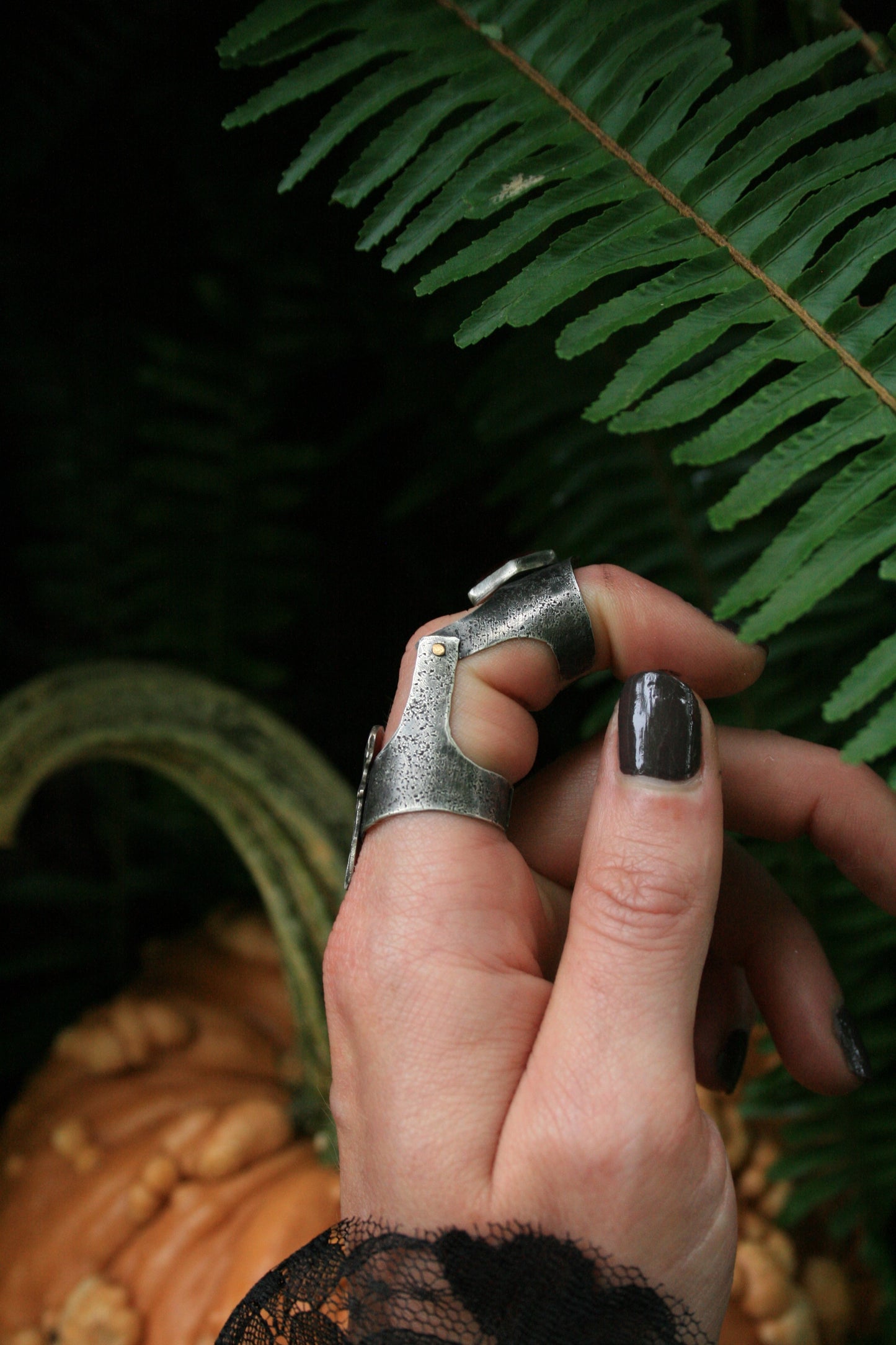 Raven Skull Knuckle Ring