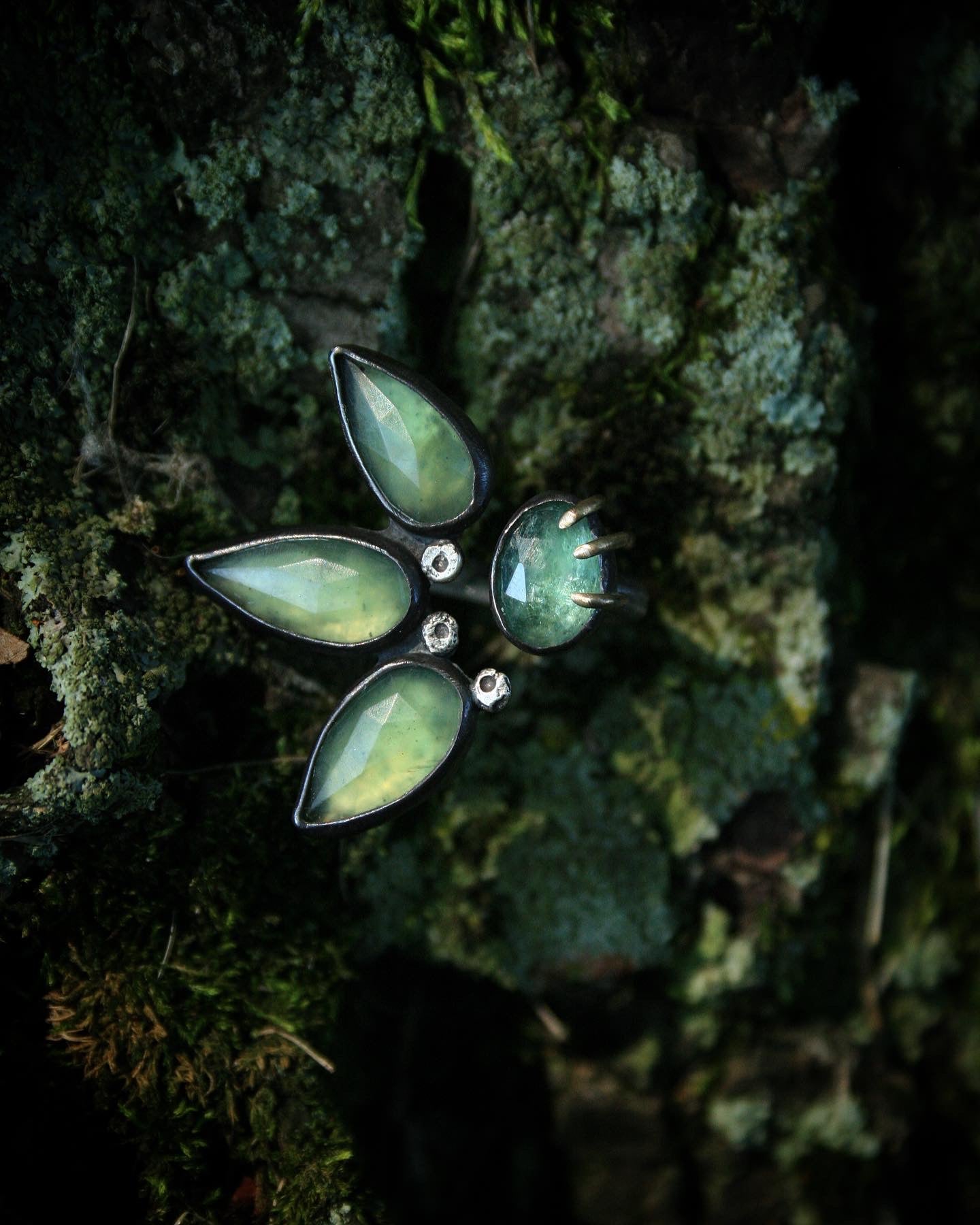 Sea Bloom // Fits 7-8.75.