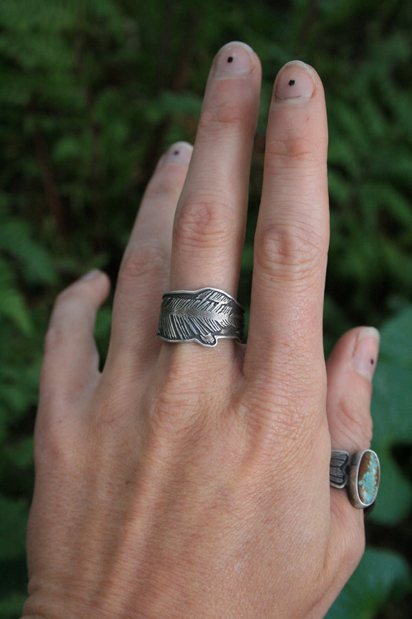 Single Fish Fossil Ring – Sable Stone