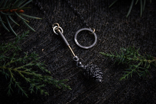 Pinecone Post Lariat