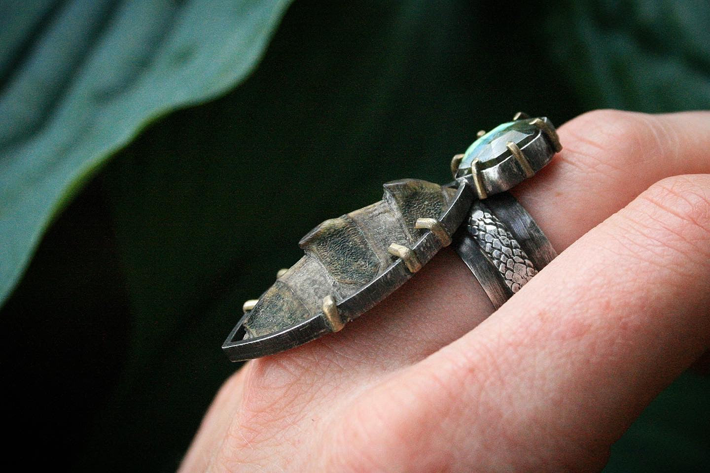 Turtle Shell + Labradorite. Fits size 5-8.