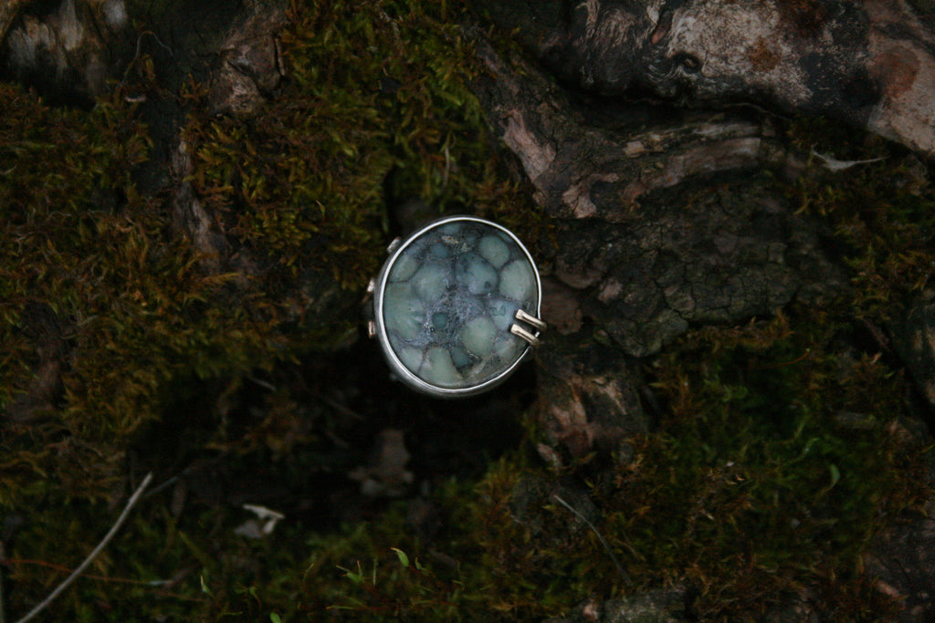 Ivory Creek Ring // Size 6.5-6.75